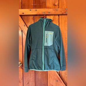 Patagonia Men’s R3 reversible Hoody size medium
